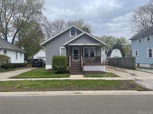 218 16th St, Port Huron, MI 48060