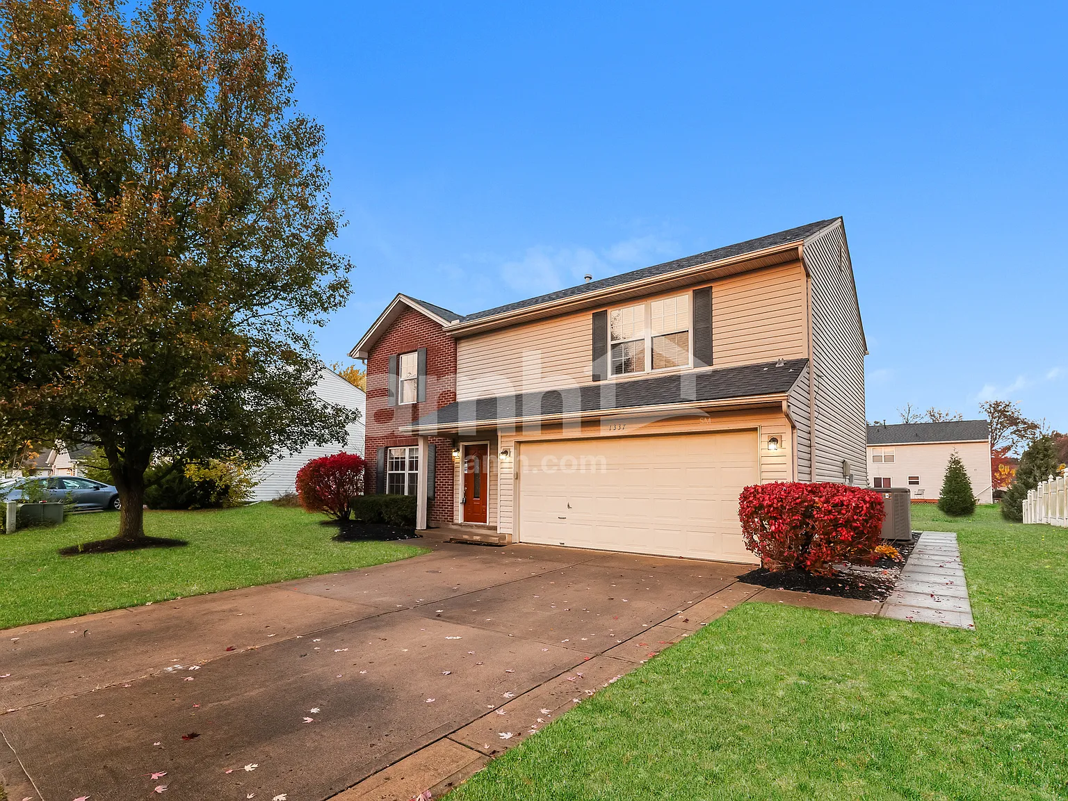 3 bed, 2.5 bath, 1776 sqft, $2,245 — Photo 2