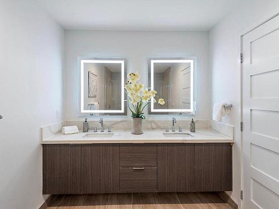 5th image of 1906 Overland Ave #4030