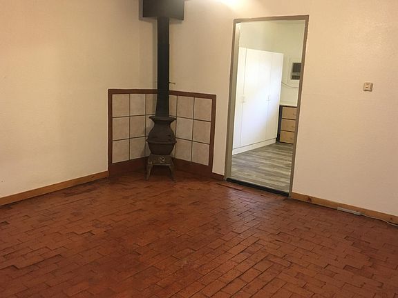 Antique Franklin pot bellied stove that really works!