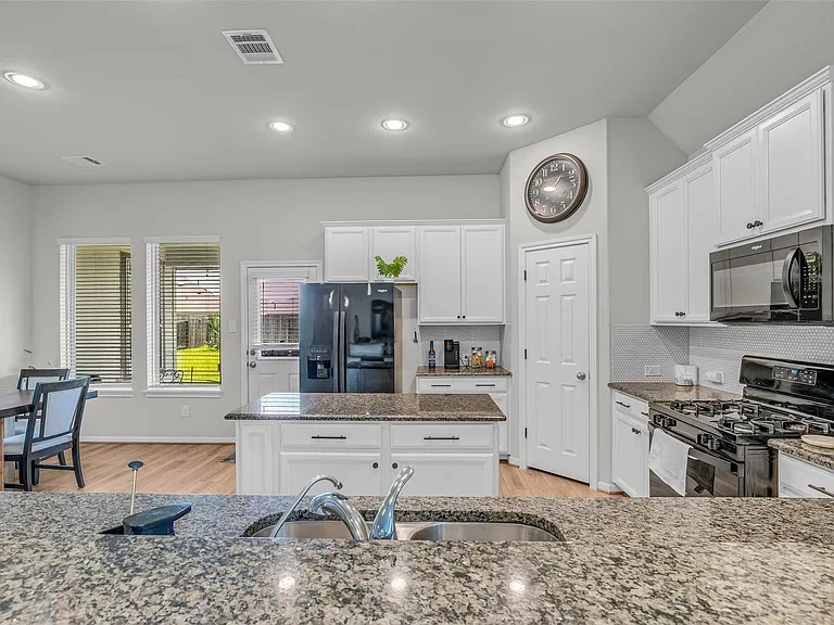 17330 Hartford Field Ln — Photo 9