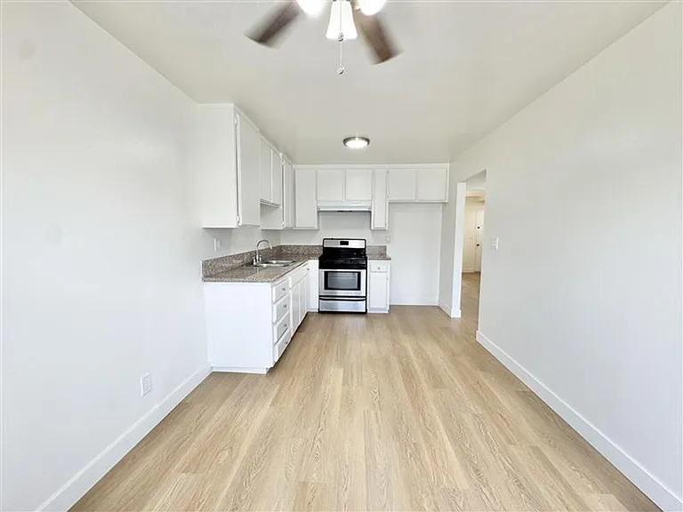 11075 Westminster Ave — Photo 23