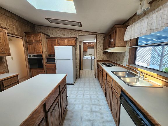 Spacious Kitchen