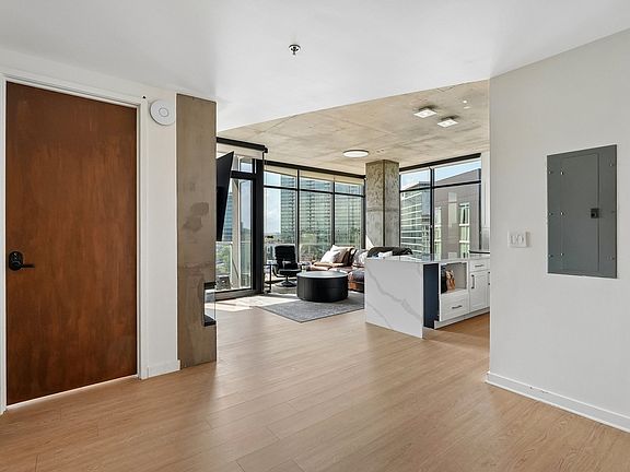 2nd image of 600 12th Ave S APT 1001