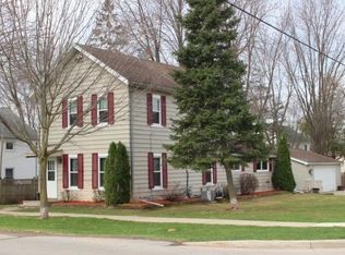 202 S 4th St, Winneconne, WI 54986