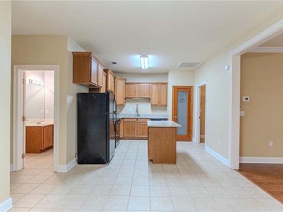 4th image of 40145 Taylors Trl APT 204