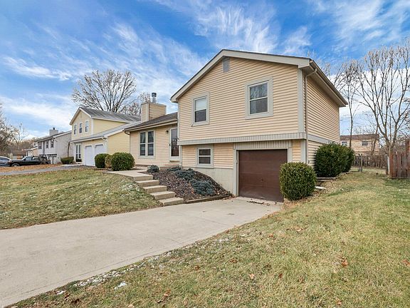 4th image of 2913 Chatsworth Way