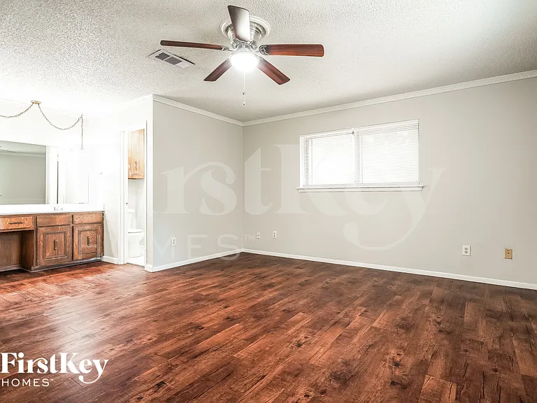 222 Creekwood Ct — Photo 11