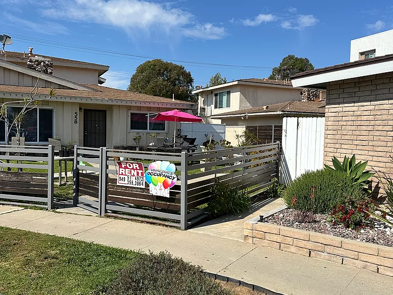 554 Joann St #B — Photo 6