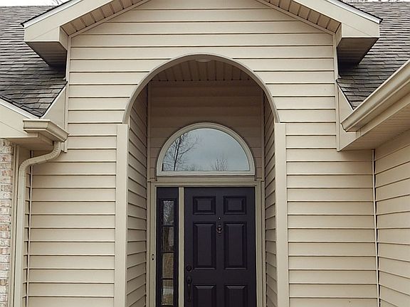 2nd image of 403 Ironwood Ln