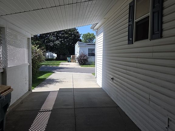 5th image of 1071 Lake Terrace Rd