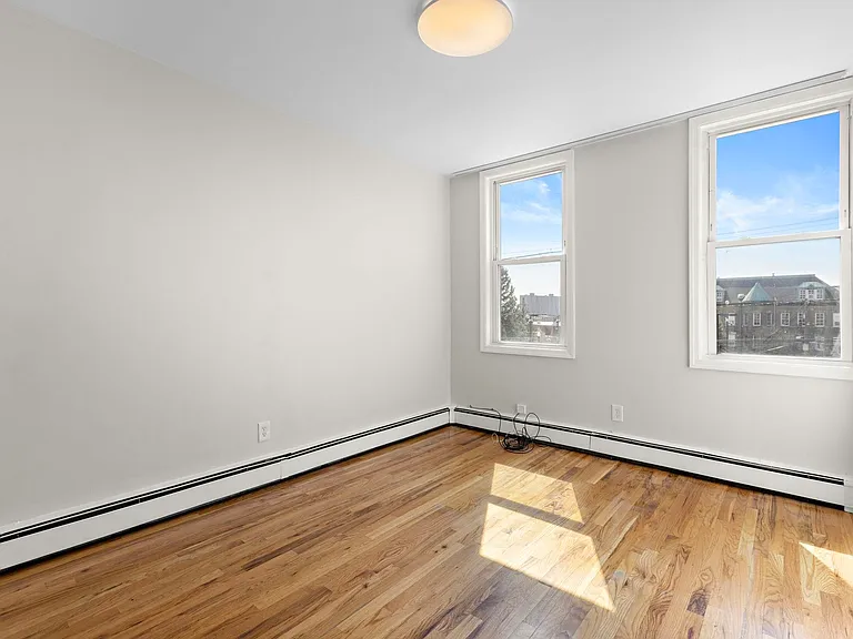 320 67th St #2 — Photo 9
