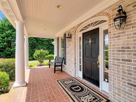 5th image of 808 Annandale Dr