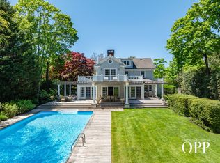 25 S Howells Point Rd, Bellport, NY 11713