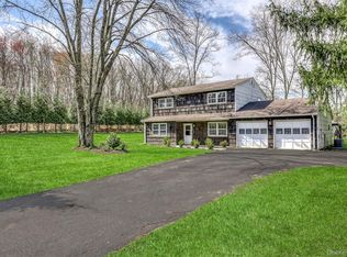 1 Cottage Lane, Suffern, NY 10901