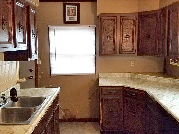 5th image of 4705 Sylvan Dr