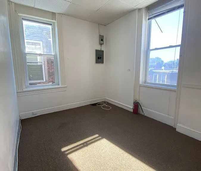 3240 N 15th St #3 — Photo 3