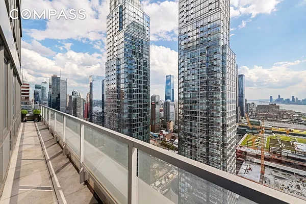 Rented by Compass | media 36