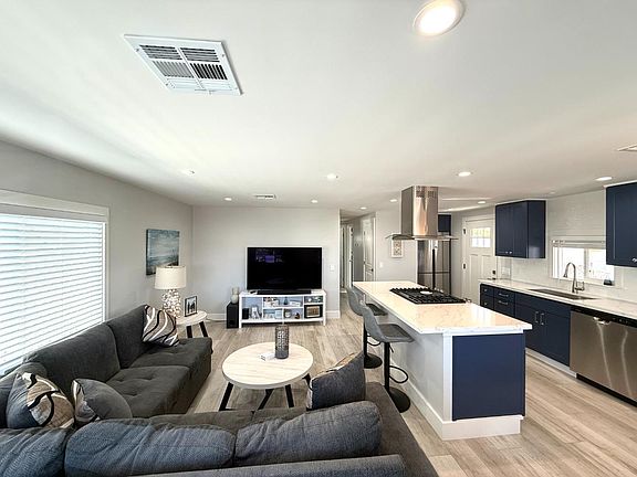 5th image of 8 Lighthouse Rd #8