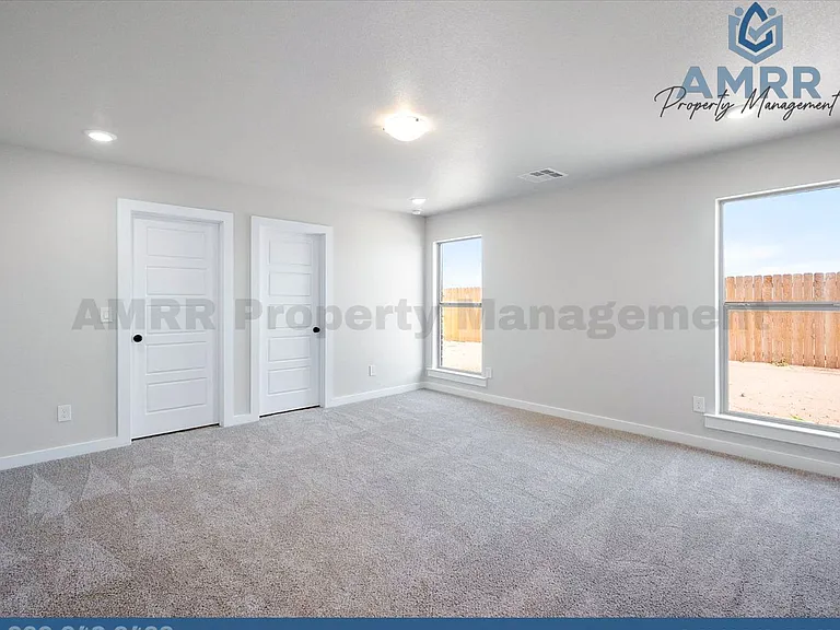 8622 26th St — Photo 16