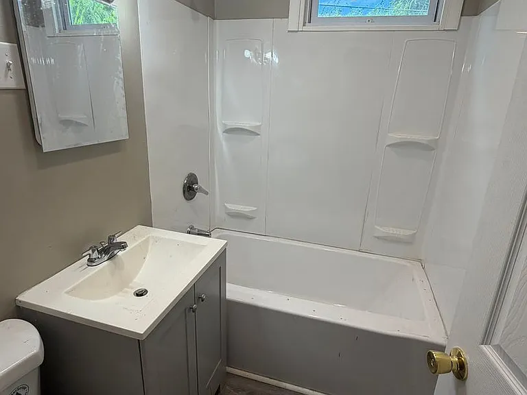 4439 Eichelberger Ave — Photo 4