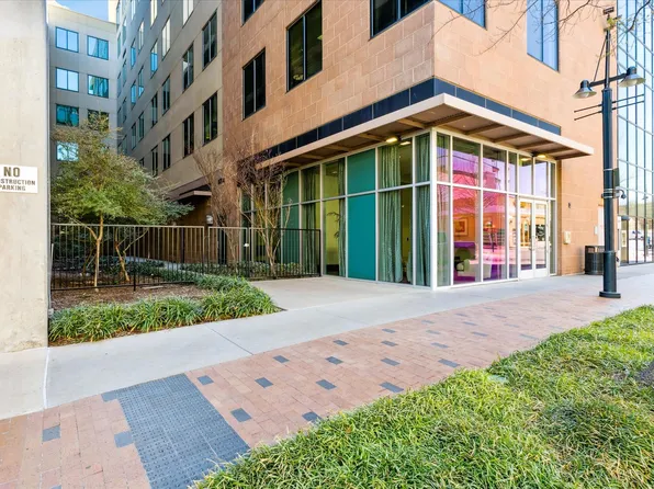 3100 W 7th St APT 704, Fort Worth, TX 76107