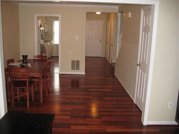 4th image of 1176 N Vermont St