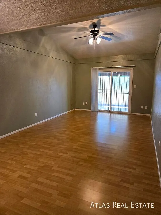 Just Reduced!! Spacious 3 Bedroom Glendale Home | Covered Patio | Great Location — Photo 4