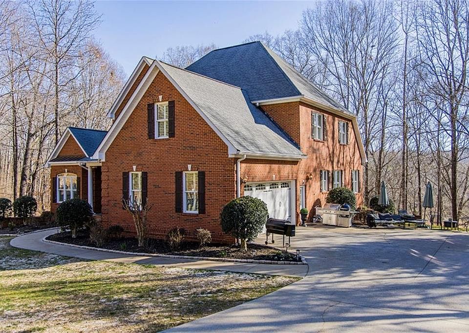 1st image of 280 Ravenwood Dr SE