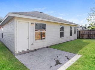 927 Lancaster 21st Lake Dr, Houston, TX 77073