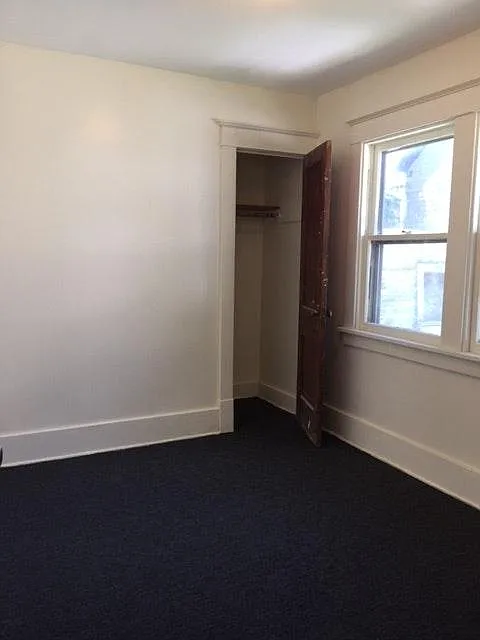 Bed room
