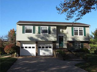 100 Birchdale Rd, Perrysburg, OH 43551