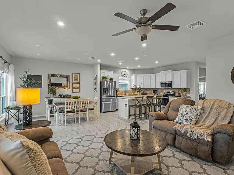 2221 Clove Ct — Photo 13