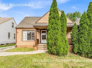 15901 Edgewood Ave, Maple Heights, OH 44137