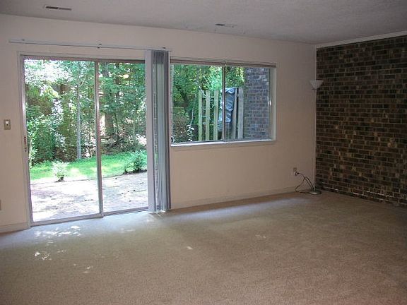 3rd image of 220 Elizabeth St APT A7