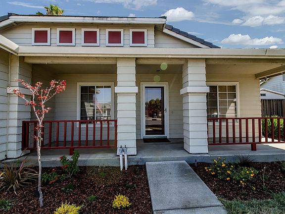 2nd image of 831 Capitola Dr