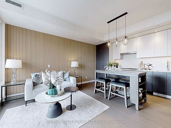 4th image of 81 Wellesley St E #2001