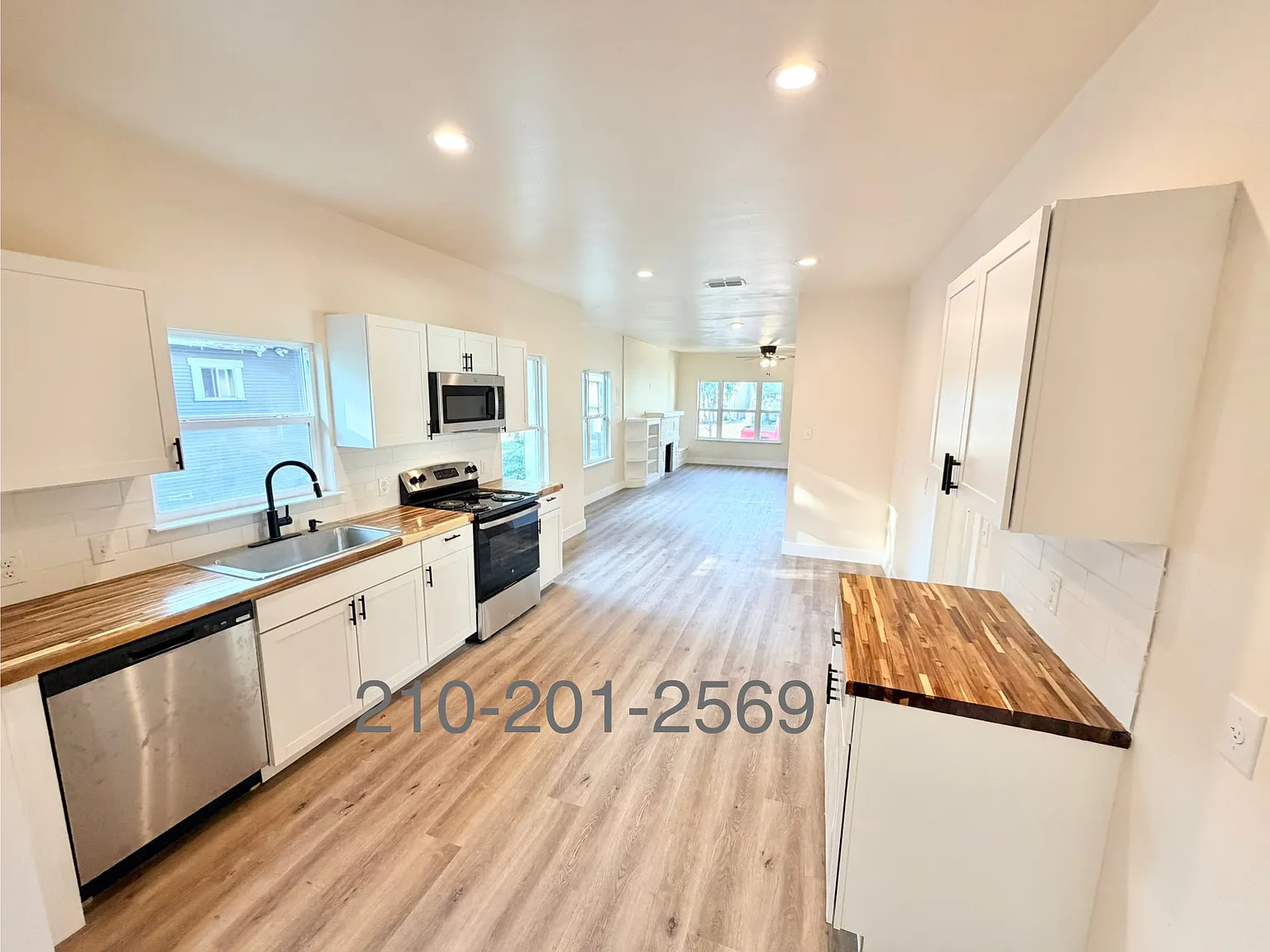 1106 W Ridgewood Ct — Photo 3