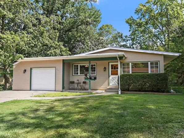 307 Delcy Dr, Dekalb, IL 60115