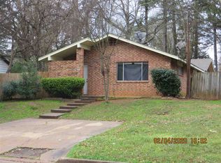 1425 Mahlow Dr, Longview, TX 75601