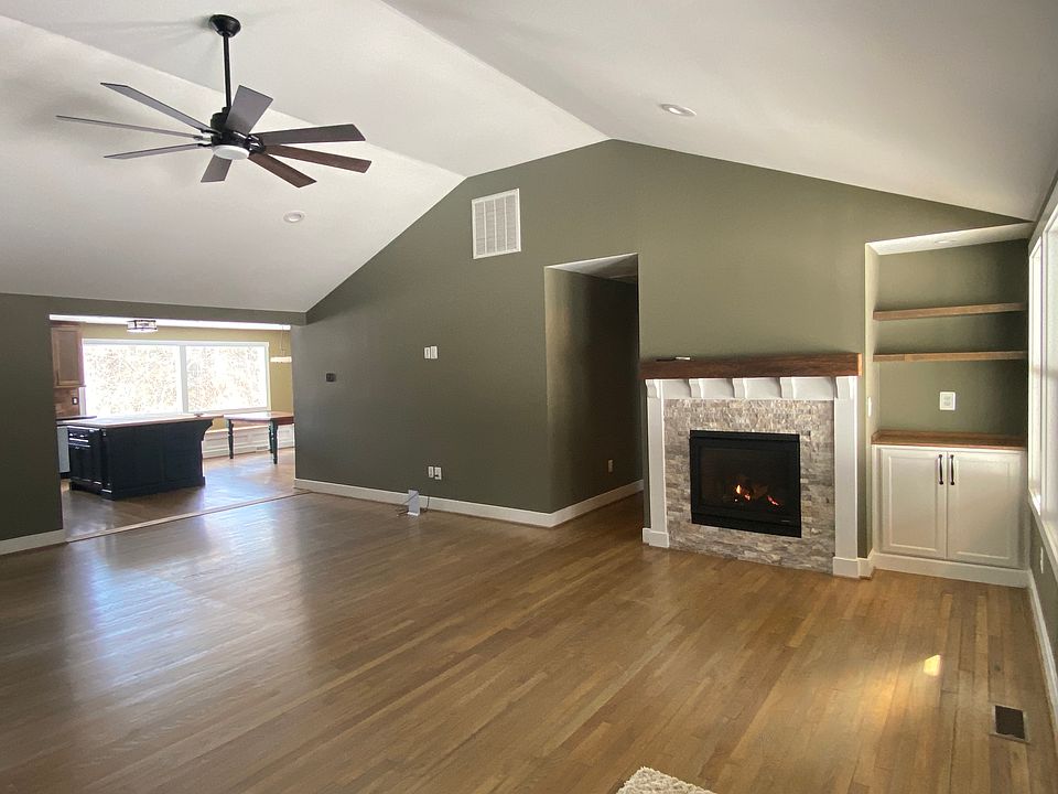 Great Room with Fireplace