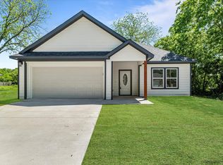 1312 S Clements St, Gainesville, TX 76240