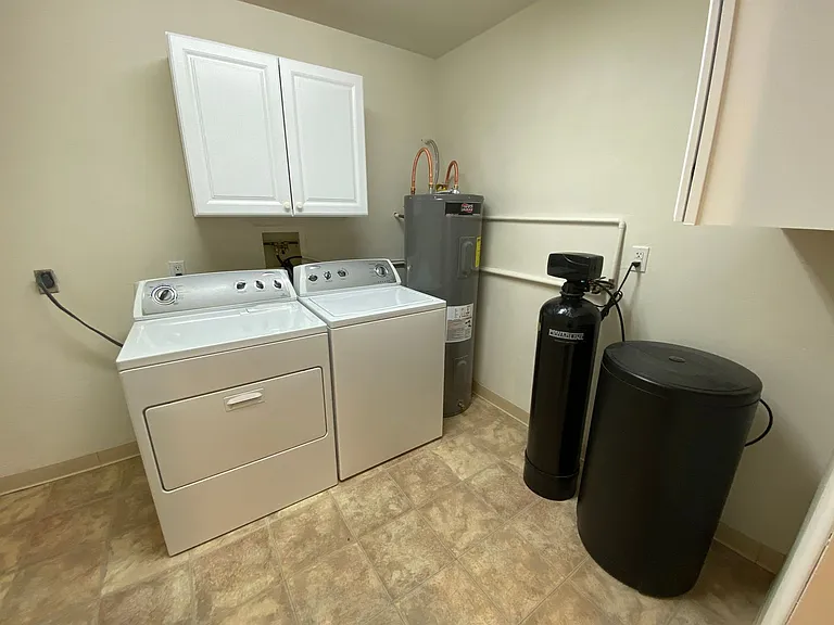2285 Sanborn Dr — Photo 25