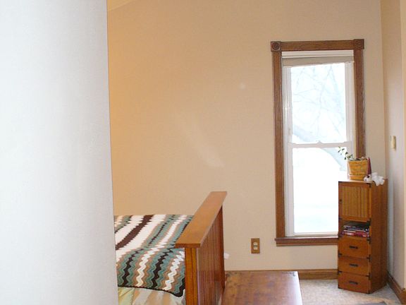 Master w/skylight & clg fan