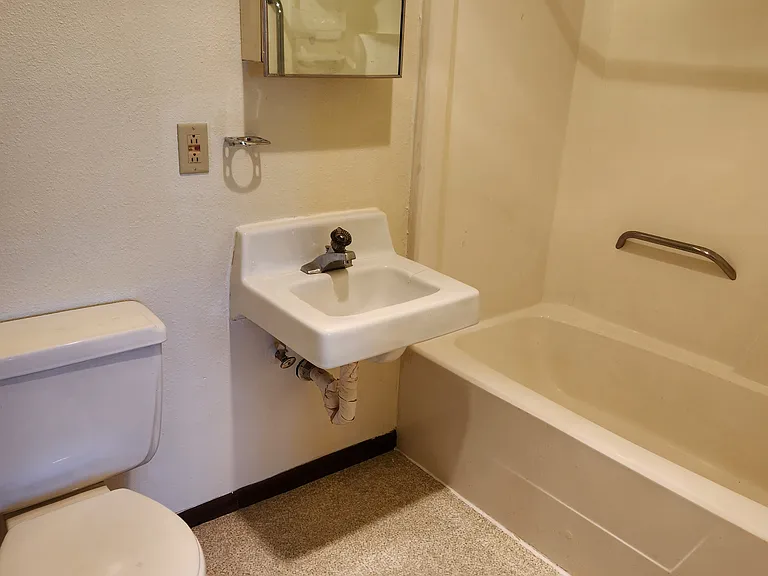 Pheasant Run Apartments — Photo 7