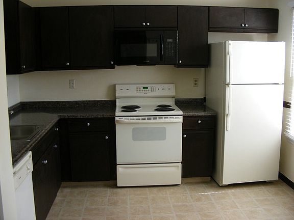 4th image of 5019 E Woodmill Dr