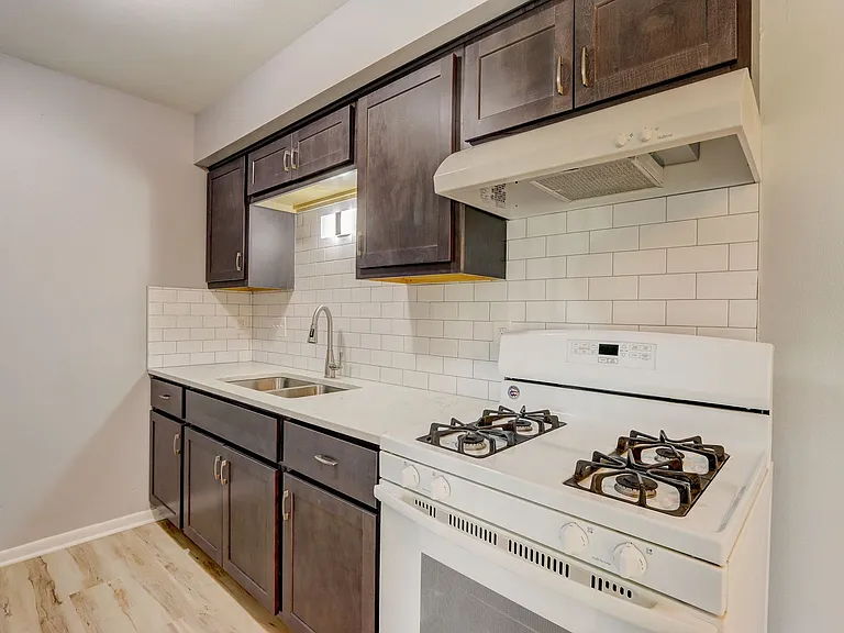 6306 W Lakefield Dr — Photo 3