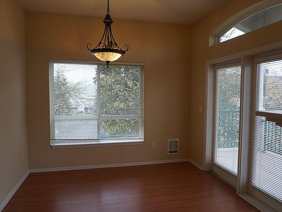 4th image of 12224 NE 8th St APT 308