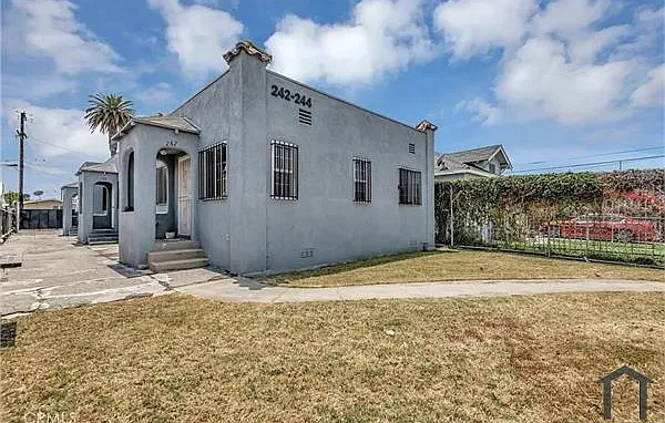 2 bed, $2,400 — Photo 2