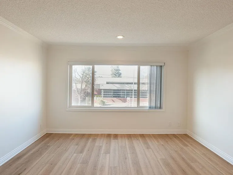 14857 Hartsook St #6 — Photo 9
